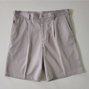 Nike Men's Taupe Pleated Golf Shorts